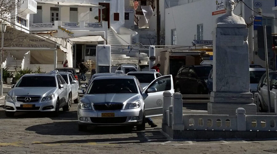 Getting Around Mykonos by Taxi: What Travelers Should Know