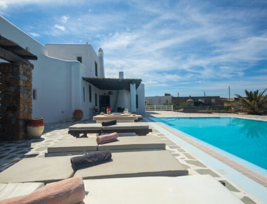 02 Sunbathing Private pool e-Mykonos | Hotels, Rentals & Services in Mykonos
